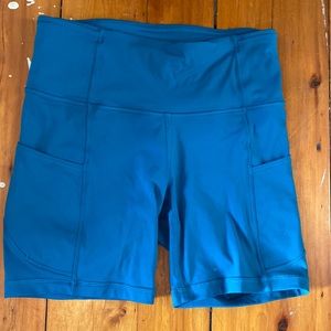 Fast and free shorts size 4